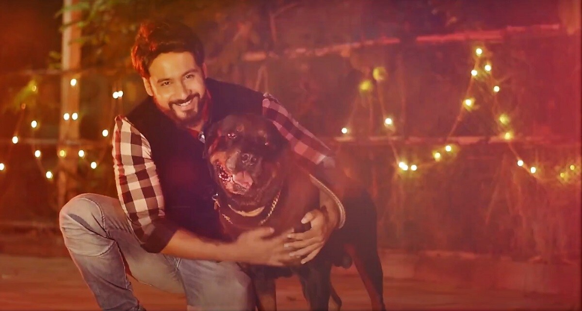 নিউ নর্মালে এই বছরের কালী পুজো বেশ আলাদা, চারদিকে সব শান্ত। কিন্তু যশ মনে করেন মায়ের আশীর্বাদে অন্ধকার কেটে যাবে। করোনা থেকে মুক্ত হবে মানব জাতি। নিউ নর্মালে এই বছরের কালী পুজো বেশ আলাদা, চারদিকে সব শান্ত। কিন্তু যশ মনে করেন মায়ের আশীর্বাদে অন্ধকার কেটে যাবে। করোনা থেকে মুক্ত হবে মানব জাতি।