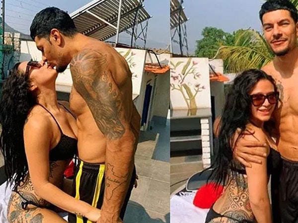 • ছোটবেলার বন্ধু ইবান হ্যামসের সঙ্গে বিচ্ছেদ হয়ে গেল তাঁর । বাস্কেটবল প্লেয়ার ইবানের সঙ্গে তাঁর হঠাৎ এই বিচ্ছেদের কারণ অবশ্য জানা যায়নি । ছবি-সংগৃহীত । • ছোটবেলার বন্ধু ইবান হ্যামসের সঙ্গে বিচ্ছেদ হয়ে গেল তাঁর । বাস্কেটবল প্লেয়ার ইবানের সঙ্গে তাঁর হঠাৎ এই বিচ্ছেদের কারণ অবশ্য জানা যায়নি । ছবি-সংগৃহীত ।