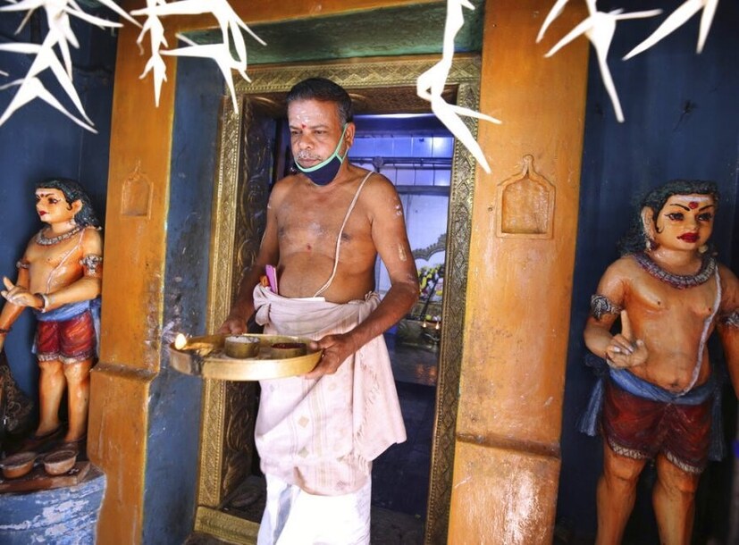 গ্রামের মন্দিরে কমলার মঙ্গলকামনায় পুজোও হয়েছে।