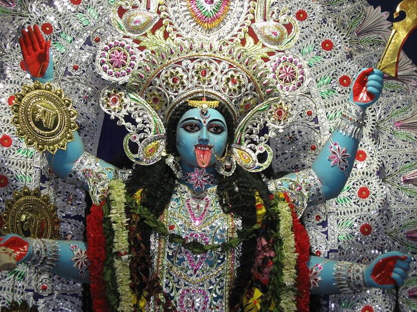 • কালাীপুজোয় অনেকেই মদ্যপান করেন ৷ যদি রাত জাগার প্ল্যান করেন তাহলে ভুলেও মদ্যপান করবেন না ৷ এতে ঘুম পাবেই৷ কিছুতেই জেগে থাকতে পারবেন না ৷