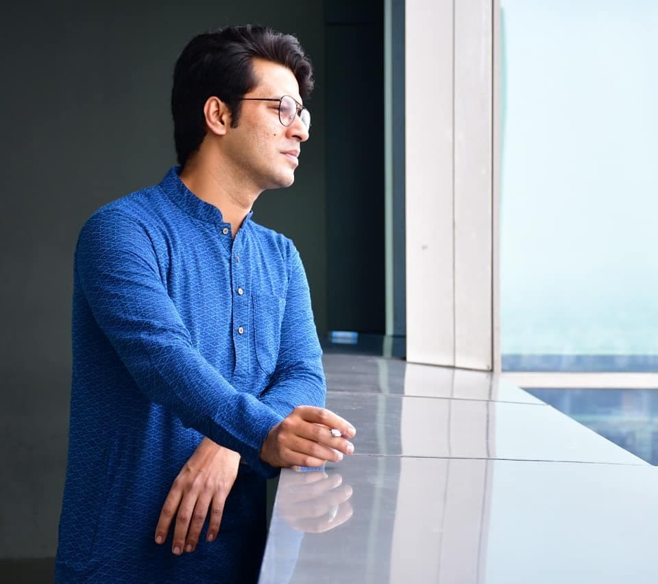 *২৬ নভেম্বর দীর্ঘদিনের প্রেমিকা মধুরিমা গোস্বামীর সঙ্গে সাত পাকে বাঁধা পরবেন তিনি। নাটকের সূত্রেই পরিচয়। একসঙ্গে বেশ কিছু নাটকে কাজ করেছেন দু'জনে। ছবি: ইনস্টাগ্রাম। *২৬ নভেম্বর দীর্ঘদিনের প্রেমিকা মধুরিমা গোস্বামীর সঙ্গে সাত পাকে বাঁধা পরবেন তিনি। নাটকের সূত্রেই পরিচয়। একসঙ্গে বেশ কিছু নাটকে কাজ করেছেন দু'জনে। ছবি: ইনস্টাগ্রাম।