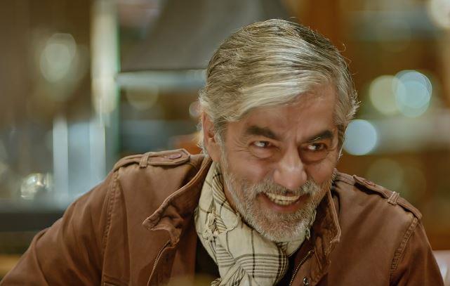 ৫৩ বছর বয়সী এই অভিনেতা আমেরিকান কমেডি ছবি আউটসাইডার থেকেই নজরে আসেন ৷ তবে বহু বলিউড ছবিতেও তাঁকে কাজ করতে দেখা গিয়েছে ৷ যেমন হিচকি, কাই পো চে ৷ বেশ কিছু ওয়েব সিরিজেও অভিনয় করেছেন আসিফ ৷ সম্প্রতি তাঁকে দেখা গিয়েছে পাতাললোক ও হোস্টেজ ওয়েব সিরিজে ৷ প্রাথমিক তদন্তে জানা গিয়েছে, মানসিক অবসাদে ভুগছিলেন আসিফ ৷ পুলিশের অনুমান এই কারণেই আত্মহত্যার পথ বেছে নিয়েছেন তিনি ৷ ৫৩ বছর বয়সী এই অভিনেতা আমেরিকান কমেডি ছবি আউটসাইডার থেকেই নজরে আসেন ৷ তবে বহু বলিউড ছবিতেও তাঁকে কাজ করতে দেখা গিয়েছে ৷ যেমন হিচকি, কাই পো চে ৷ বেশ কিছু ওয়েব সিরিজেও অভিনয় করেছেন আসিফ ৷ সম্প্রতি তাঁকে দেখা গিয়েছে পাতাললোক ও হোস্টেজ ওয়েব সিরিজে ৷ প্রাথমিক তদন্তে জানা গিয়েছে, মানসিক অবসাদে ভুগছিলেন আসিফ ৷ পুলিশের অনুমান এই কারণেই আত্মহত্যার পথ বেছে নিয়েছেন তিনি ৷
