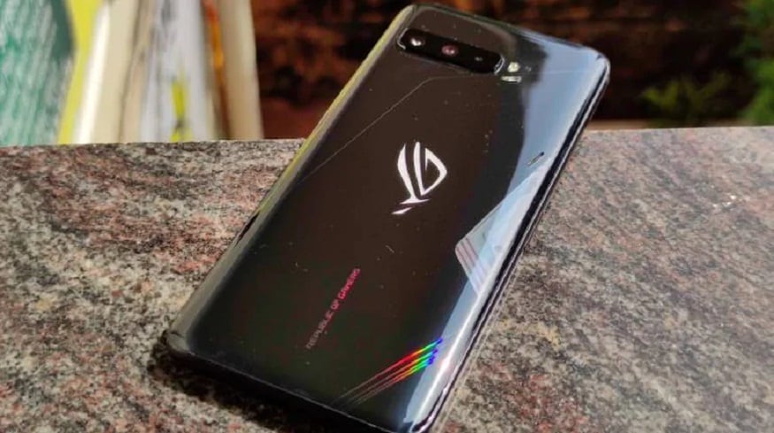 Asus ROG Phone 3 । ৮GB RAM + ১২৮GB স্টোরেজ অপশনে এই গেমিং স্মার্টফোনের দাম ৪৬,৯৯৯ টাকা। ফোনে থাকছে ৬.৫৯ ইঞ্চি ফুল HD+ AMOLED ডিসপ্লে। রয়েছে Snapdragon 865+ SoC। ফোনের 5G, 4G LTE, Wi-Fi 6 কানেকশনের পাশাপাশি থাকছে ডুয়াল USB টাইপ C পোর্ট। ব্যাটারি ব্যাকআপও মন্দ নয়। রয়েছে ৬০০০ mAh ব্যাটারি। Asus ROG Phone 3 । ৮GB RAM + ১২৮GB স্টোরেজ অপশনে এই গেমিং স্মার্টফোনের দাম ৪৬,৯৯৯ টাকা। ফোনে থাকছে ৬.৫৯ ইঞ্চি ফুল HD+ AMOLED ডিসপ্লে। রয়েছে Snapdragon 865+ SoC। ফোনের 5G, 4G LTE, Wi-Fi 6 কানেকশনের পাশাপাশি থাকছে ডুয়াল USB টাইপ C পোর্ট। ব্যাটারি ব্যাকআপও মন্দ নয়। রয়েছে ৬০০০ mAh ব্যাটারি।