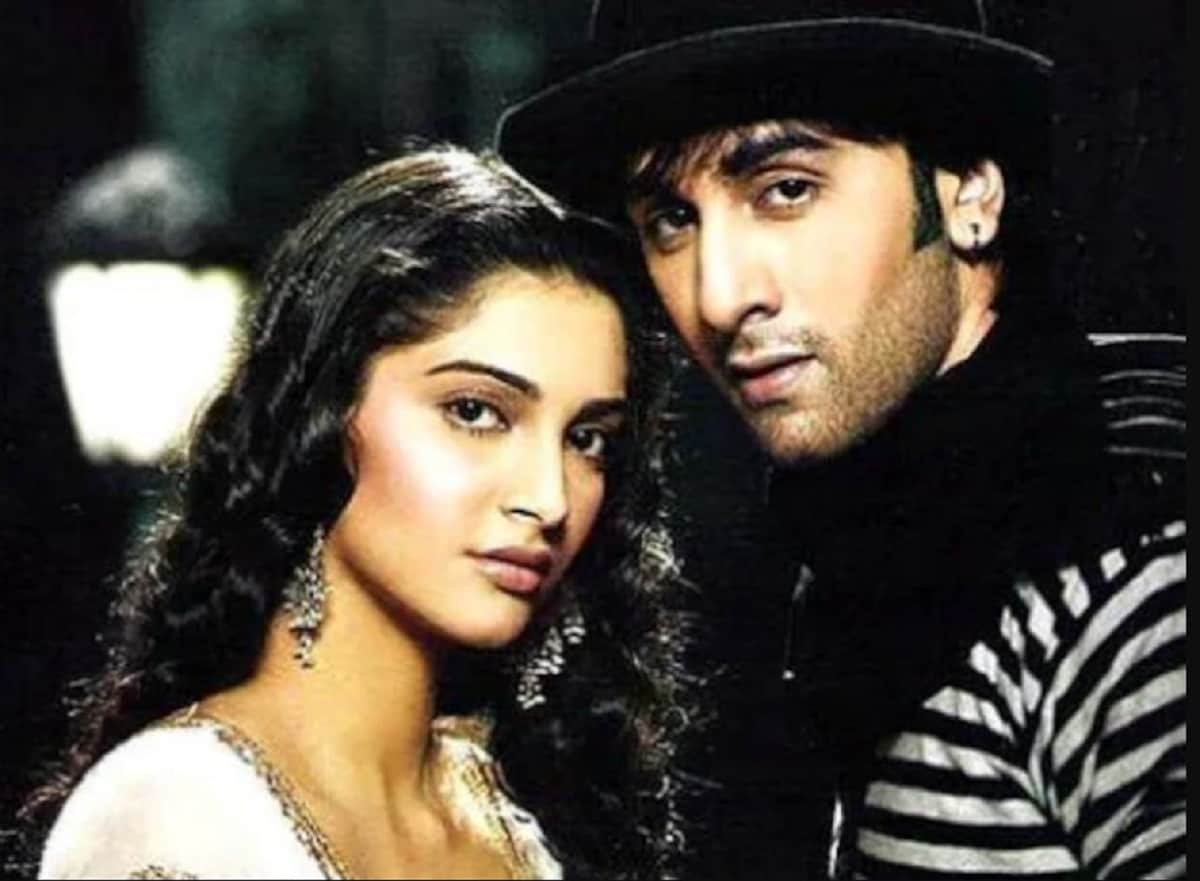 না তা একেবারেই নয়। বনশালি যখন সোনমকে দেখেছিলেন, তিনি জানতেনই না যে, সোনমের বাবা কে? photo source collected না তা একেবারেই নয়। বনশালি যখন সোনমকে দেখেছিলেন, তিনি জানতেনই না যে, সোনমের বাবা কে? photo source collected