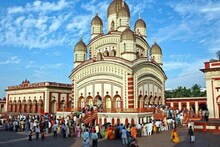 কালীপুজোর সকাল থেকেই ভিড় দক্ষিণেশ্বরে, গঙ্গায় স্নান বন্ধ