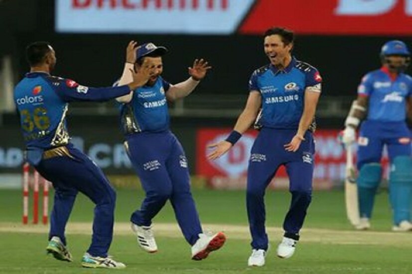 পাঁচ বারের খেতাব জয় নিশ্চিত হওয়ায় আনন্দের সাগরে ক্রিকেটাররা৷  Photo Courtesy-IPL/Twitter 