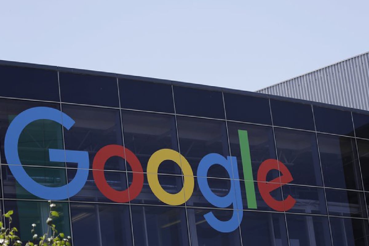 Google-এর তরফে জানানো হয়েছে, ২০২১ সালের জুন মাসে একটি নতুন স্টোরেজ ম্যানেজমেন্ট টুল নিয়ে আসবে৷ যা দিয়ে সহজেই অস্পষ্ট বা ঝাপসা অথবা তুলনামূলক খারাপ মানের ছবি, ভিডিওগুলি দ্রুত চিহ্নিত করে সেগুলি দ্রুত অ্যাকাউন্ট থেকে ডিলিট করে দিতে পারবেন ব্যবহারকারীরা৷ Google-এর তরফে জানানো হয়েছে, ২০২১ সালের জুন মাসে একটি নতুন স্টোরেজ ম্যানেজমেন্ট টুল নিয়ে আসবে৷ যা দিয়ে সহজেই অস্পষ্ট বা ঝাপসা অথবা তুলনামূলক খারাপ মানের ছবি, ভিডিওগুলি দ্রুত চিহ্নিত করে সেগুলি দ্রুত অ্যাকাউন্ট থেকে ডিলিট করে দিতে পারবেন ব্যবহারকারীরা৷