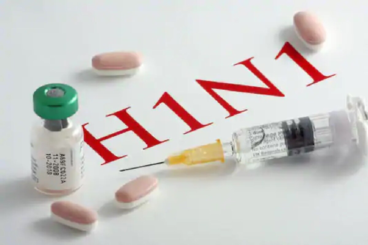 H1N1 ভাইরাসে মানুষ আক্রান্ত হলেও H1N2 ভাইরাসে আক্রান্ত হওয়ার ঘটনা বিরল৷ ২০০৫ সাল থেকে গোটা বিশ্বে মাত্র ২৭ জন এই ভাইরাসে আক্রান্ত হয়েছেন৷ এর আগে কানাডাতেও কখনও এই ভাইরাসে কারও আক্রান্ত হওয়ার খোঁজ মেলেনি৷প্রতীকী ছবি H1N1 ভাইরাসে মানুষ আক্রান্ত হলেও H1N2 ভাইরাসে আক্রান্ত হওয়ার ঘটনা বিরল৷ ২০০৫ সাল থেকে গোটা বিশ্বে মাত্র ২৭ জন এই ভাইরাসে আক্রান্ত হয়েছেন৷ এর আগে কানাডাতেও কখনও এই ভাইরাসে কারও আক্রান্ত হওয়ার খোঁজ মেলেনি৷প্রতীকী ছবি