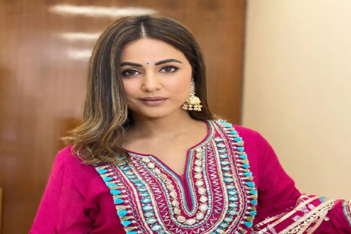 হিনা খানের নতুন ছবির সঙ্গে আলাদা পোজ সোশ্যাল মিডিয়ায় নজর কেড়েছে ৷ শেখর সুমনের ছেলে এই ছবি দেখে প্রশংসা করেছেন ৷ @realhinakhan/Instagram. হিনা খানের নতুন ছবির সঙ্গে আলাদা পোজ সোশ্যাল মিডিয়ায় নজর কেড়েছে ৷ শেখর সুমনের ছেলে এই ছবি দেখে প্রশংসা করেছেন ৷ @realhinakhan/Instagram.
