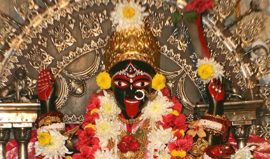 • তবে কালি পুজোর দিন সারারাত পুজো দিতে পারবেন ভক্তরা । কিন্তু অন্যান্য বছরের মতো মন্দিরে রাত কাটাতে পারবেন না ভক্তরা । • তবে কালি পুজোর দিন সারারাত পুজো দিতে পারবেন ভক্তরা । কিন্তু অন্যান্য বছরের মতো মন্দিরে রাত কাটাতে পারবেন না ভক্তরা ।