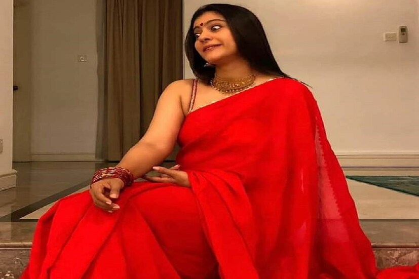 করবা চৌথের যাবতীয় আকর্ষণের কেন্দ্রবিন্দুতে কাজলের নেকলেস ও ঝুমকা।
