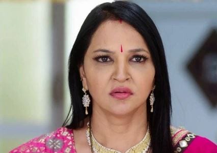 ‘শেঠজি’, ‘আপ কে আ জানে সে’, ‘মেরি হানিকারক বিবি’ ধারাবাহিক থেকে জনপ্রিয় হন ৷ এর পাশাপাশি বেশ কয়েকটি ওয়েব সিরিজে অভিনয় করতে দেখা গিয়েছিল তাঁকে ৷ রানি মুখোপাধ্যায়ের হিচকি ছবিতেও অভিনয় করেছিলেন লীনা ৷ ‘শেঠজি’, ‘আপ কে আ জানে সে’, ‘মেরি হানিকারক বিবি’ ধারাবাহিক থেকে জনপ্রিয় হন ৷ এর পাশাপাশি বেশ কয়েকটি ওয়েব সিরিজে অভিনয় করতে দেখা গিয়েছিল তাঁকে ৷ রানি মুখোপাধ্যায়ের হিচকি ছবিতেও অভিনয় করেছিলেন লীনা ৷
