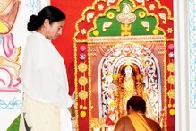 মুখ্যমন্ত্রীর বাড়ির কালীপুজো, তিন দশকেরও বেশি সময় মূর্তি গড়ছে এই পরিবার মুখ্যমন্ত্রীর বাড়ির কালীপুজো, তিন দশকেরও বেশি সময় মূর্তি গড়ছে এই পরিবার