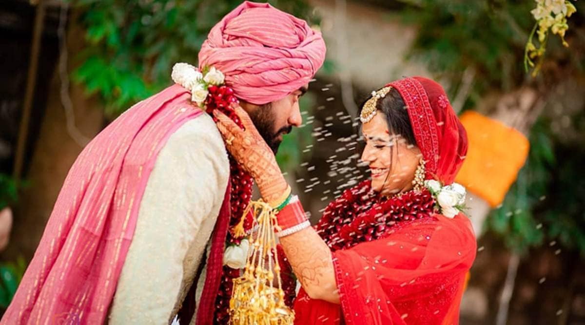 আর বিশেষ করে নায়িকাদের কাছে প্রশ্ন উড়ে আসে বেশিমাত্রায় ! তার ওপর বিবাহিত হলে তো কথাই নেই ৷ কবে মা হতে চলেছেন? এই প্রশ্ন তো নায়িকাদের কাছে আসবেই ! আর বিশেষ করে নায়িকাদের কাছে প্রশ্ন উড়ে আসে বেশিমাত্রায় ! তার ওপর বিবাহিত হলে তো কথাই নেই ৷ কবে মা হতে চলেছেন? এই প্রশ্ন তো নায়িকাদের কাছে আসবেই !