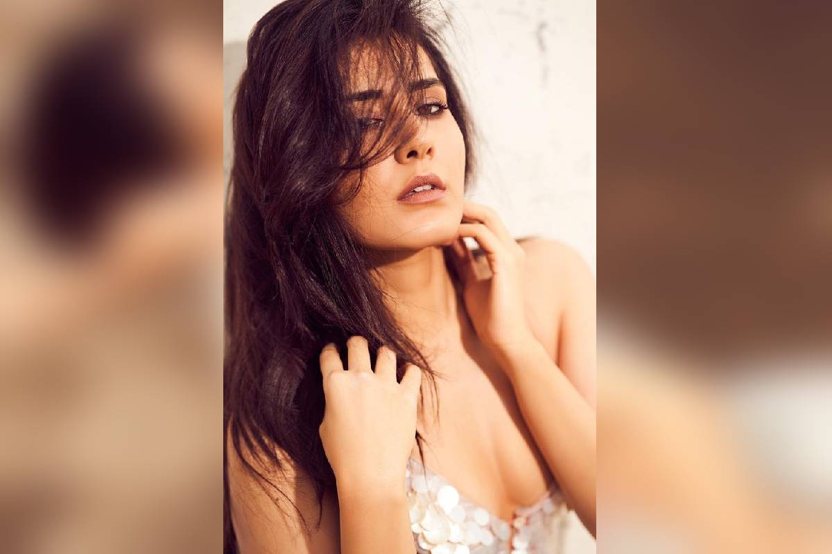 ছবিতে রাশিকে দেখতে পাওয়া গিয়েছে এক অনন্য মেজাজে ৷ জন্মদিনে শুভেচ্ছা-সহ ঢলে আবেগে আপ্লুত তিনি ৷ ছবি সৌজন্যে ইনস্টাগ্রাম ৷ ছবিতে রাশিকে দেখতে পাওয়া গিয়েছে এক অনন্য মেজাজে ৷ জন্মদিনে শুভেচ্ছা-সহ ঢলে আবেগে আপ্লুত তিনি ৷ ছবি সৌজন্যে ইনস্টাগ্রাম ৷
