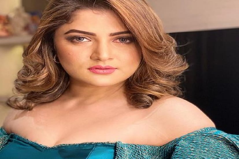 দিনের পর দিন লাগাতার অশালীন-নোংরা মেসেজ ৷ বার বার হুঁশিয়ারি দিয়েও লাভ হয়নি ৷ শেষ পর্যন্ত নোংরা কাণ্ডের বিরুদ্ধে রুখে দাঁড়ান অভিনেত্রী শ্রাবন্তী ৷ সোজা অভিযোগ জানান বাংলাদেশের হাইকমিশনারের অফিসে ৷ সেই অভিযোগের ভিত্তিতেই এক যুবককে খুলনা থেকে গ্রেফতার করল বাংলাদেশ পুলিশ। Photo: Instagram