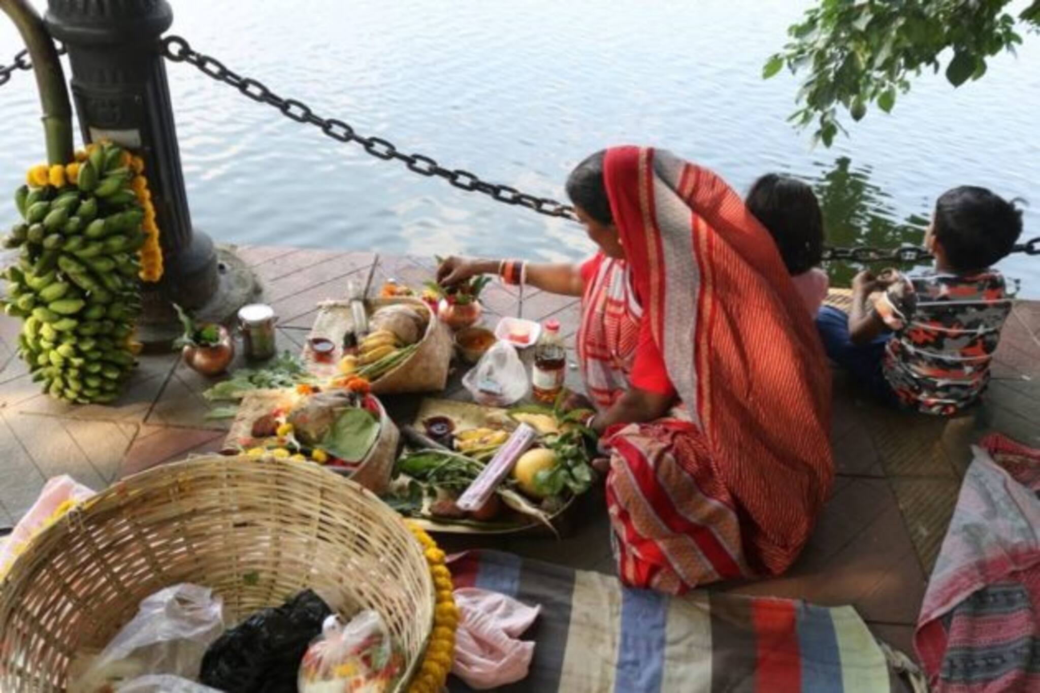 ছটপূজায় উৎসবে 'না' High Court-এর, পরিবারের ১-২ জন সদস্য ঘাটে যেতে পারবেন