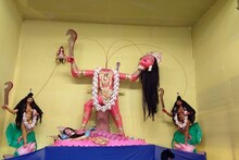 দীর্ঘদিন ধরে কলকাতার এই ক্লাবেই ছিন্নমস্তা রূপে মা কালী পূজিতা হন, কোথায় জেনে নিন...