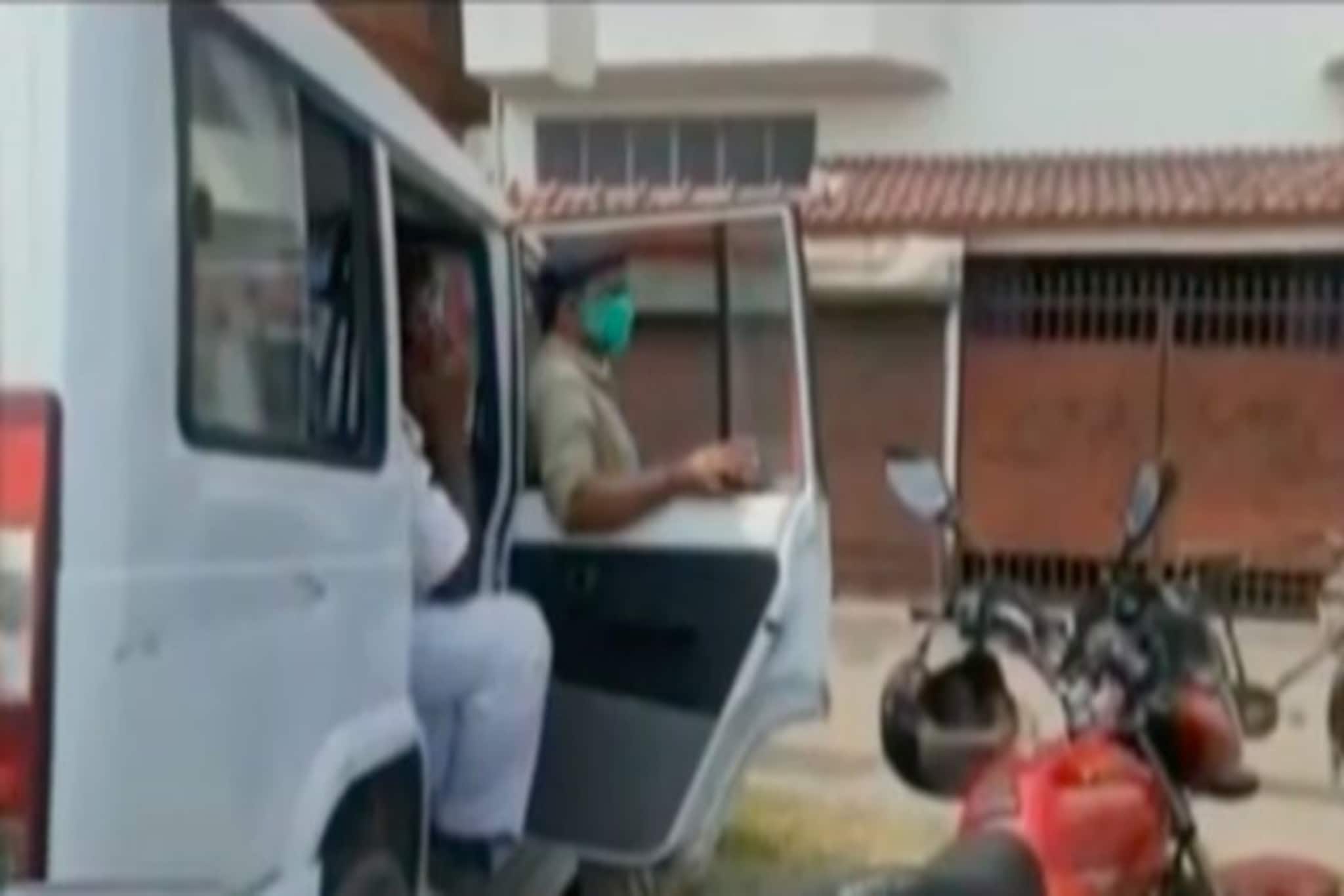 এয়ারপোর্ট থানা এলাকায় অভিনব কায়দায় ATM লুঠ, দেখুন দুঃসাহসিক ভিডিও...