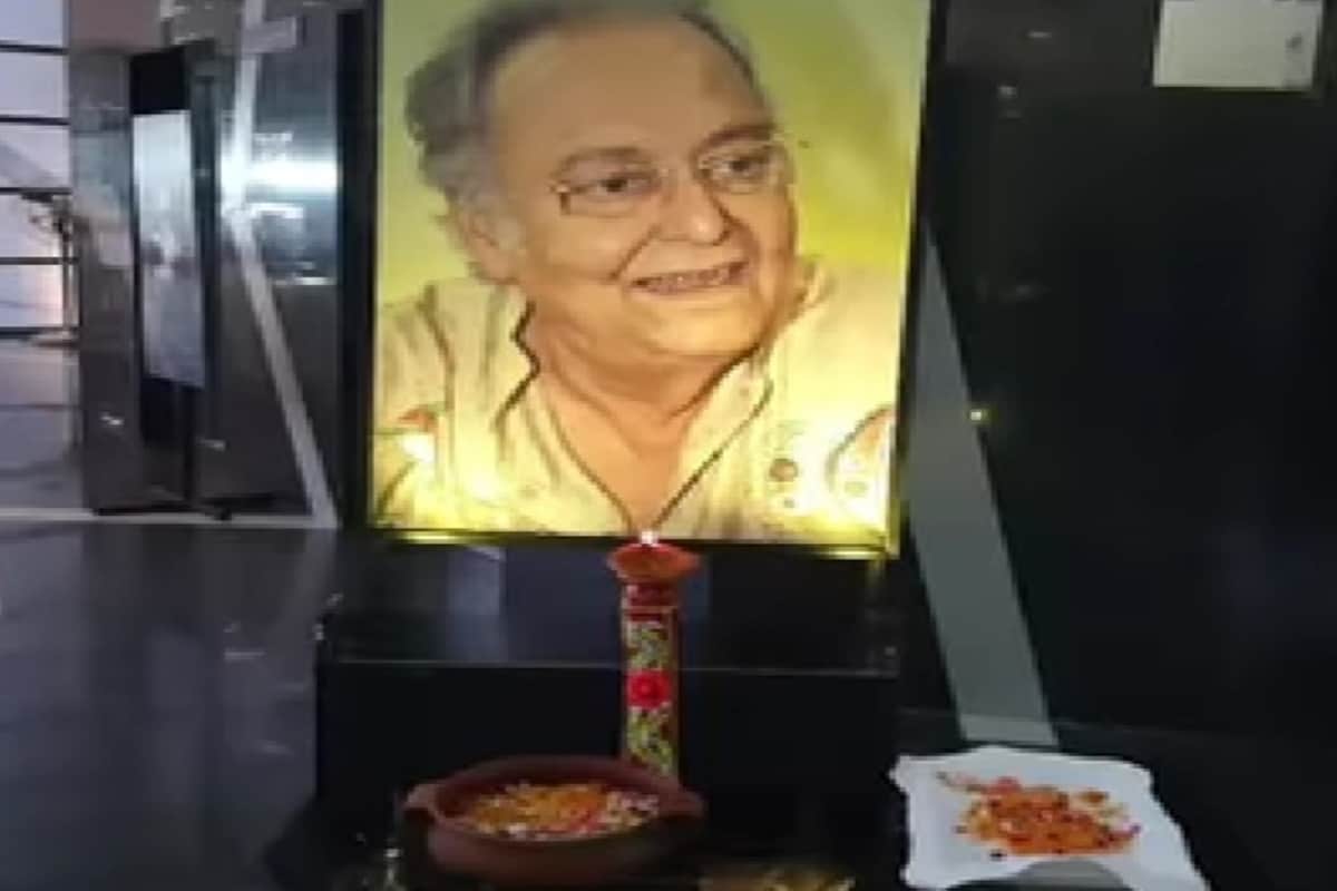 *এই অনুষ্ঠানেই হিডকোর চেয়ারম্যান দেবাশিস সেন জানান, *এই অনুষ্ঠানেই হিডকোর চেয়ারম্যান দেবাশিস সেন জানান,