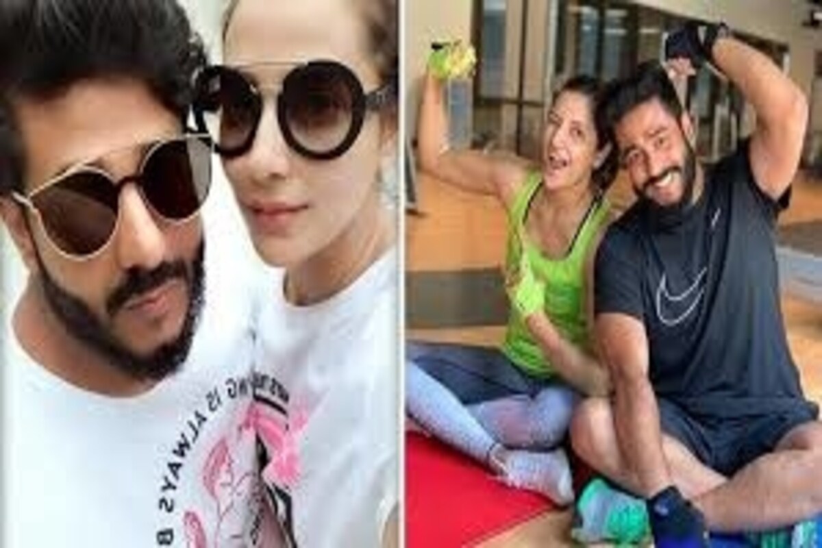 *দুধ সাদা ডিপ-নেক শর্ট ড্রেস। কানে ছোট্ট দুল। ন্যুড মেক-আপে ইউভানের মা। পরিচালক রাজ চক্রবর্তী পড়েছিলেন সাদা গোল গলা টি-শার্ট আর ডেনিম জিনস। দুজনেরই চোখে দামী সানগ্লাস। রবিবাসরীয় দুপুরে এটাই ছিল রাজশ্রীর আউটফিট। ছবি: ইনস্টাগ্রাম। *দুধ সাদা ডিপ-নেক শর্ট ড্রেস। কানে ছোট্ট দুল। ন্যুড মেক-আপে ইউভানের মা। পরিচালক রাজ চক্রবর্তী পড়েছিলেন সাদা গোল গলা টি-শার্ট আর ডেনিম জিনস। দুজনেরই চোখে দামী সানগ্লাস। রবিবাসরীয় দুপুরে এটাই ছিল রাজশ্রীর আউটফিট। ছবি: ইনস্টাগ্রাম।