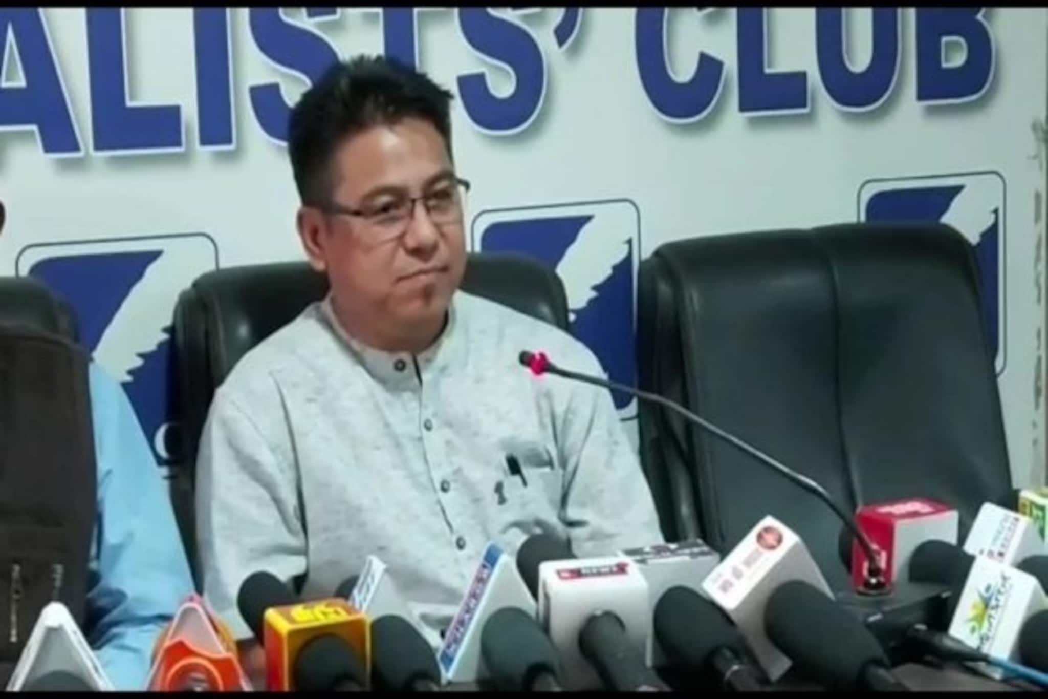 পাহাড়ে ফেরার আগে শিলিগুড়িতে বড় জনসভার ডাক বিমল গুরুংয়ের! রণনীতি ঘোষণার সম্ভাবনা! 