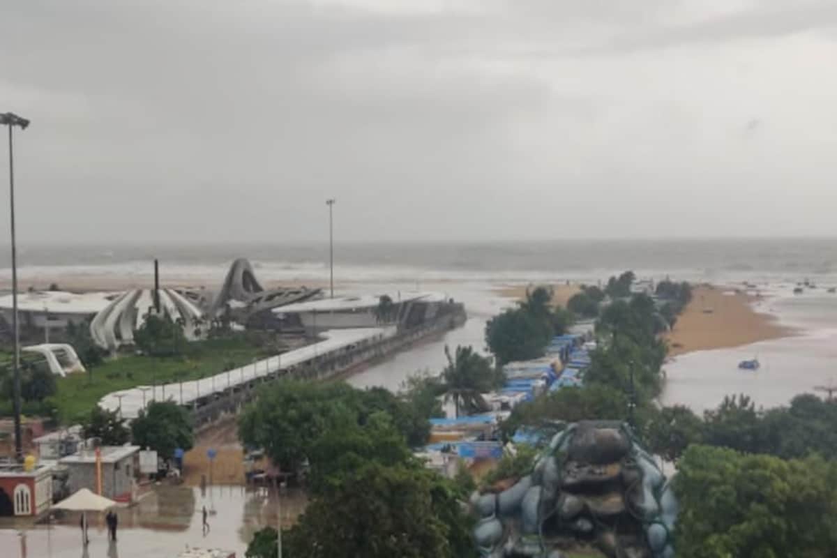 *২৫ ও ২৬ নভেম্বর এয়ার ইন্ডিয়া ও ইন্ডিগো অন্ধ্রপ্রদেশ, তামিলনাড়ু ও পুদুচেরির সমস্ত বিমান পরিষেবা আপাতত স্থগিত রেখেছে৷ তিন রাজ্যেই ছুটি ঘোষণা করা হয়েছে এবং সকলে বাড়িতে থাকার পরামর্শ দেওয়া হয়েছে৷ মৎস্যজীবীদের সমুদ্রে যাওয়ার উপর নিষেধাজ্ঞা জারি করা হয়েছে ৷ সংগৃহীত ছবি। *২৫ ও ২৬ নভেম্বর এয়ার ইন্ডিয়া ও ইন্ডিগো অন্ধ্রপ্রদেশ, তামিলনাড়ু ও পুদুচেরির সমস্ত বিমান পরিষেবা আপাতত স্থগিত রেখেছে৷ তিন রাজ্যেই ছুটি ঘোষণা করা হয়েছে এবং সকলে বাড়িতে থাকার পরামর্শ দেওয়া হয়েছে৷ মৎস্যজীবীদের সমুদ্রে যাওয়ার উপর নিষেধাজ্ঞা জারি করা হয়েছে ৷ সংগৃহীত ছবি।