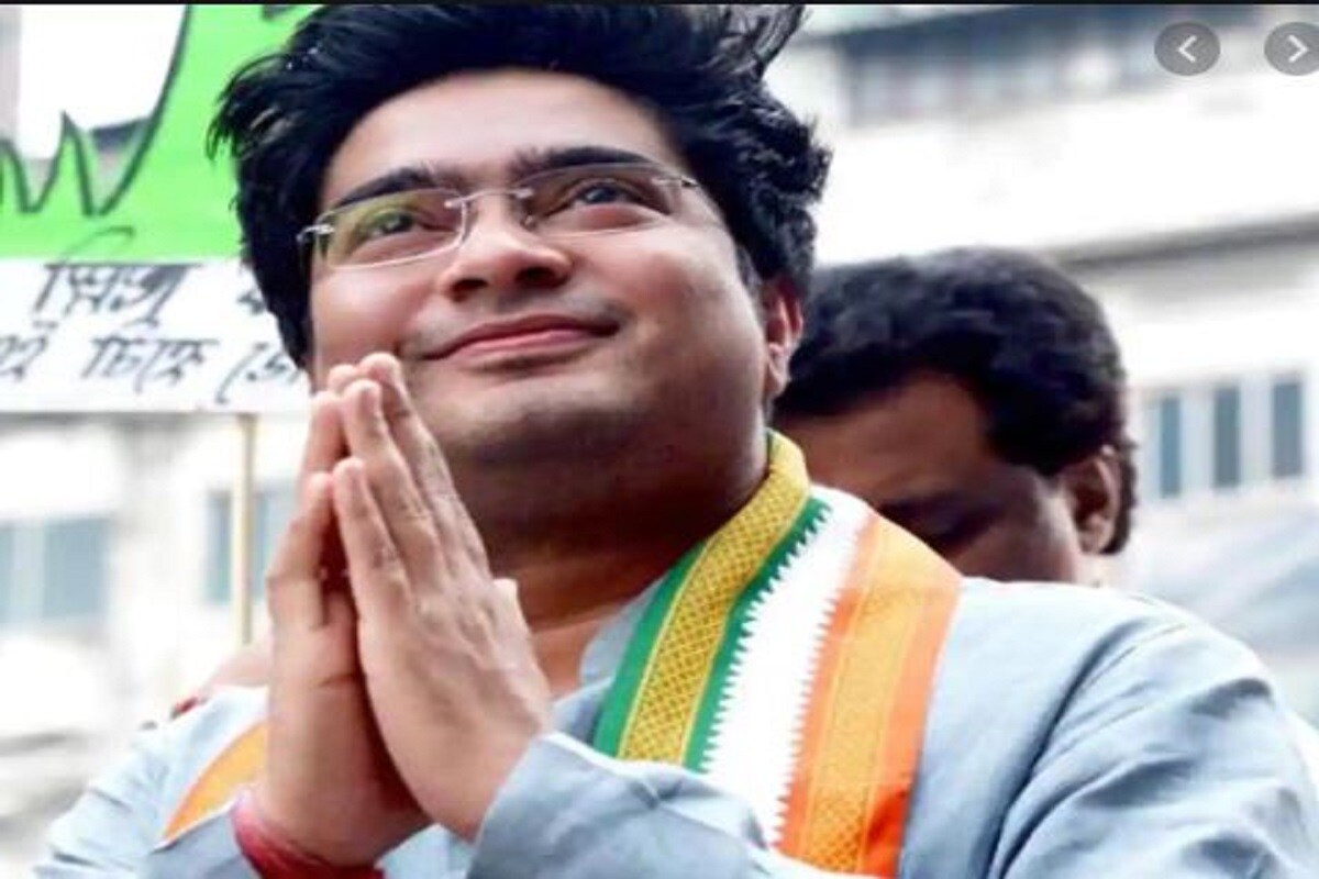 এবার উন্নয়নের এজেন্ডা নিয়ে ভোটের ময়দানে নেমে পড়ছেন যুব তৃণমূল সভাপতি। জেলা জেলায় সভা করবেন .প্রথম সভা তাঁর নিজের লোকসভা কেন্দ্রে ডায়মন্ড হারবারে। এবার উন্নয়নের এজেন্ডা নিয়ে ভোটের ময়দানে নেমে পড়ছেন যুব তৃণমূল সভাপতি। জেলা জেলায় সভা করবেন .প্রথম সভা তাঁর নিজের লোকসভা কেন্দ্রে ডায়মন্ড হারবারে।