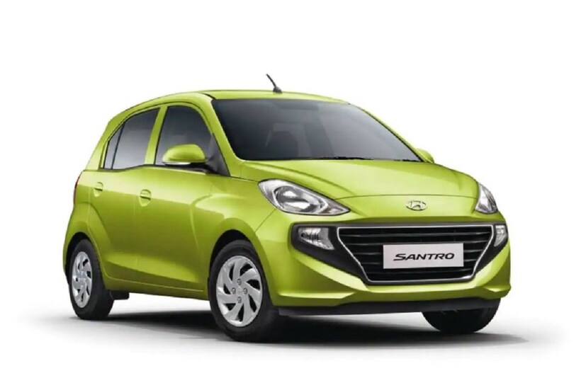 Hyundai Santro (দাম ৪.৫৭ লক্ষ) মারুতি ওয়েগনার ও টাটা থিয়াগোকে টক্কর দিতে বাজারের জনপ্রিয় গাড়ি আছে হুন্ডাইয়ের৷ এই গাড়ির দাম পাঁচ লক্ষ টাকার কম৷ এতে 69PS পাওয়ার যুক্ত ১.১ লিটার পেট্রোল ইঞ্জিন পাওয়া যায়৷ এই গাড়ির মাইলেজ ২০ কিলোমিটার প্রতি লিটার৷ এতে টাচস্ক্রিন ইনফোটেনমেন্ট সিস্টেম, স্টিয়ারিং মাউন্টেড কন্ট্রোল্স, রিয়ার এসি বেন্টস আর রিয়ার সিট বেঞ্চ ফোল্ডিংয়ের মতো সুবিধা পাওয়া যাচ্ছে৷ সুরক্ষার জন্য এয়ারব্যাগ, এবিএস, ইবিডি, রিয়ার পার্কিং সেন্সর্স ও স্পিড অ্যালার্ট সিস্টেমের মতো ফিচারও রয়েছে৷