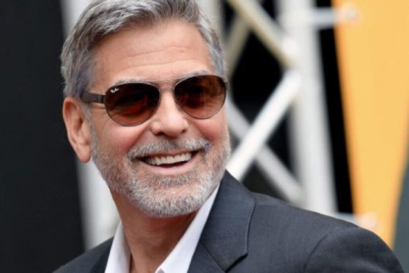  •যিনি সাক্ষাৎকার নিয়েছিলেন, সেই ট্রেসি স্মিথ অবাক হয়ে শুনছিলেন এই কথা এবং কিছুতেই যেন মানতে পারছিলেন না ক্লুনির চুল কাটার তথ্য৷ 