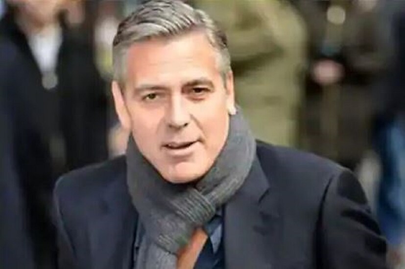 •অভিনেতা বলেন, &quot;আমার চুল কাটাতে কেবল দুই মিনিট সময় লাগে।&quot; তিনি বলেন যে তিনি ফ্লোবি দিয়ে গত ২৫ বছর থেকে চুল কাটছেন। 