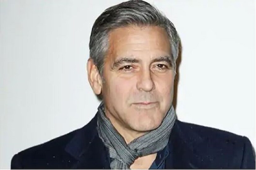 •অস্কারজয়ী জর্জ ক্লুনি নিজের সম্বন্ধে এই বিস্ময়কর তথ্য প্রকাশ করেছেন। হলিউড তারকা বলেছেন যে তিনি গত ২৫ বছর ধরে তিনি নিজের চুল নিজে কাটছেন।