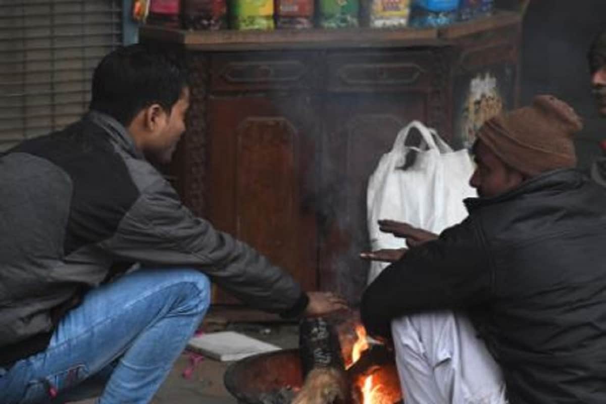 •সারাদেশে শুষ্ক আবহাওয়া থাকলেও দক্ষিণে এখনও বৃষ্টি চলবে। আগামী চার পাঁচ দিন বৃষ্টির পূর্বাভাস তামিলনাডু, পুদুচেরি, কেরালা এবং কিছুটা অন্ধ্রপ্রদেশ, তেলেঙ্গানা ও কর্নাটকে। ওড়িশাতে বিক্ষিপ্ত বৃষ্টির হালকা সম্ভাবনা রয়েছে। •সারাদেশে শুষ্ক আবহাওয়া থাকলেও দক্ষিণে এখনও বৃষ্টি চলবে। আগামী চার পাঁচ দিন বৃষ্টির পূর্বাভাস তামিলনাডু, পুদুচেরি, কেরালা এবং কিছুটা অন্ধ্রপ্রদেশ, তেলেঙ্গানা ও কর্নাটকে। ওড়িশাতে বিক্ষিপ্ত বৃষ্টির হালকা সম্ভাবনা রয়েছে।