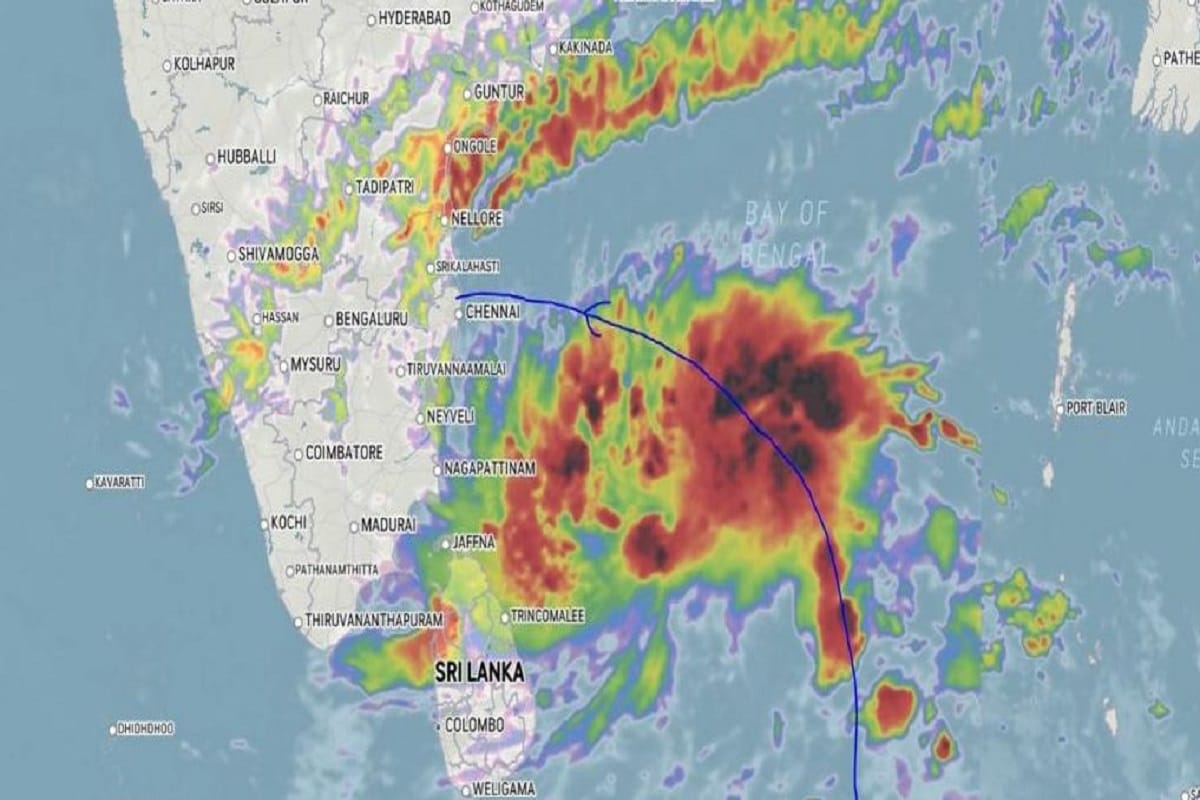 গোটা দক্ষিণ ভারত জুড়ে উপকূলবর্তী এলাকায় মৎস্যজীবিদের সমুদ্রে যেতে নিষেধ করা হয়েছে৷ ২২ তারিখ থেকেই জারি রয়েছে এই সতর্কতা৷ ২২-২৫ তারিখ অবধি আপাতত এই সতর্কতা জারি করেছে আইএমডি ( India Meteorological Departmen) ৷Photo- Collected গোটা দক্ষিণ ভারত জুড়ে উপকূলবর্তী এলাকায় মৎস্যজীবিদের সমুদ্রে যেতে নিষেধ করা হয়েছে৷ ২২ তারিখ থেকেই জারি রয়েছে এই সতর্কতা৷ ২২-২৫ তারিখ অবধি আপাতত এই সতর্কতা জারি করেছে আইএমডি ( India Meteorological Departmen) ৷Photo- Collected