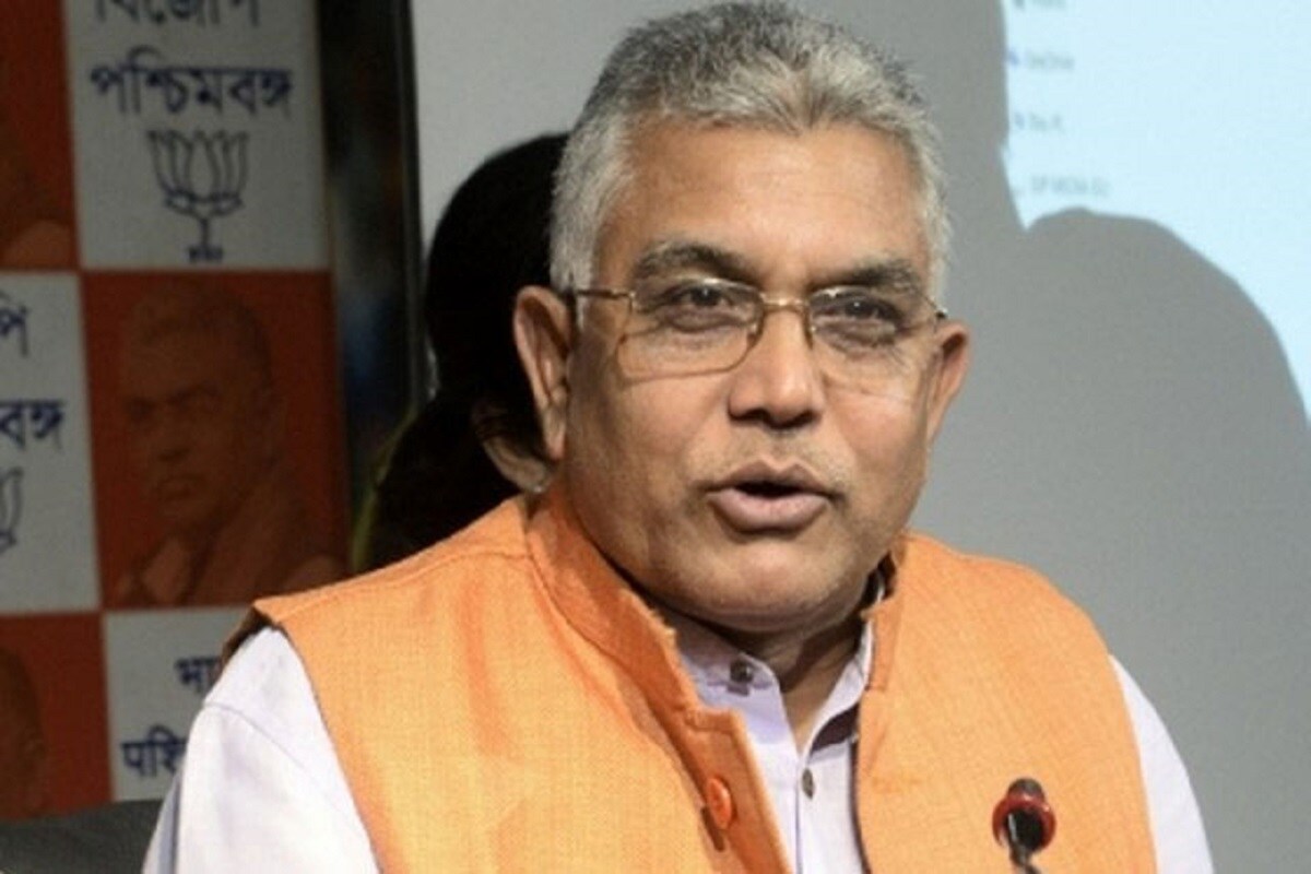 ভোটের আগে মিহিরের তৃণমূলের প্রতি এই ক্ষোভ, অভিমানে প্রলেপ দিয়েছে বিজেপিও। দলের নেতারা বুঝিয়ে দিয়েছেন, মিহির একা নন তার মতো অন্যদের জন্যও পদ্মশিবিরের দরজা খোলা ৷ রাজ্য বিজেপি সভাপতি দিলীপ ঘোষ বলেন, ‘মিহির বাবুর মতো অনেক লোক আছেন। যারা একটি সজ্জন তারা পার্টি ছাড়বেন। ওই গোয়ালে আর কেউ থাকবে না ৷’ ভোটের আগে মিহিরের তৃণমূলের প্রতি এই ক্ষোভ, অভিমানে প্রলেপ দিয়েছে বিজেপিও। দলের নেতারা বুঝিয়ে দিয়েছেন, মিহির একা নন তার মতো অন্যদের জন্যও পদ্মশিবিরের দরজা খোলা ৷ রাজ্য বিজেপি সভাপতি দিলীপ ঘোষ বলেন, ‘মিহির বাবুর মতো অনেক লোক আছেন। যারা একটি সজ্জন তারা পার্টি ছাড়বেন। ওই গোয়ালে আর কেউ থাকবে না ৷’