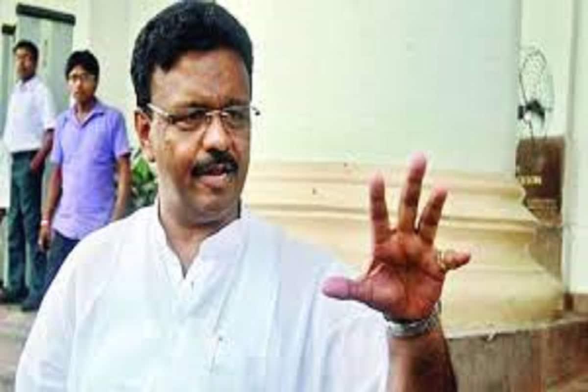 তাঁর আক্রমণের প্রেক্ষিতে শাসকদলের পক্ষ থেকে প্রত্যুত্তরও দেওয়া হয়েছে ৷ অভিযোগ পাল্টা অভিযোগেই সরগরম রাজ্য রাজনীতি ৷ ফাইল ছবি ৷ তাঁর আক্রমণের প্রেক্ষিতে শাসকদলের পক্ষ থেকে প্রত্যুত্তরও দেওয়া হয়েছে ৷ অভিযোগ পাল্টা অভিযোগেই সরগরম রাজ্য রাজনীতি ৷ ফাইল ছবি ৷
