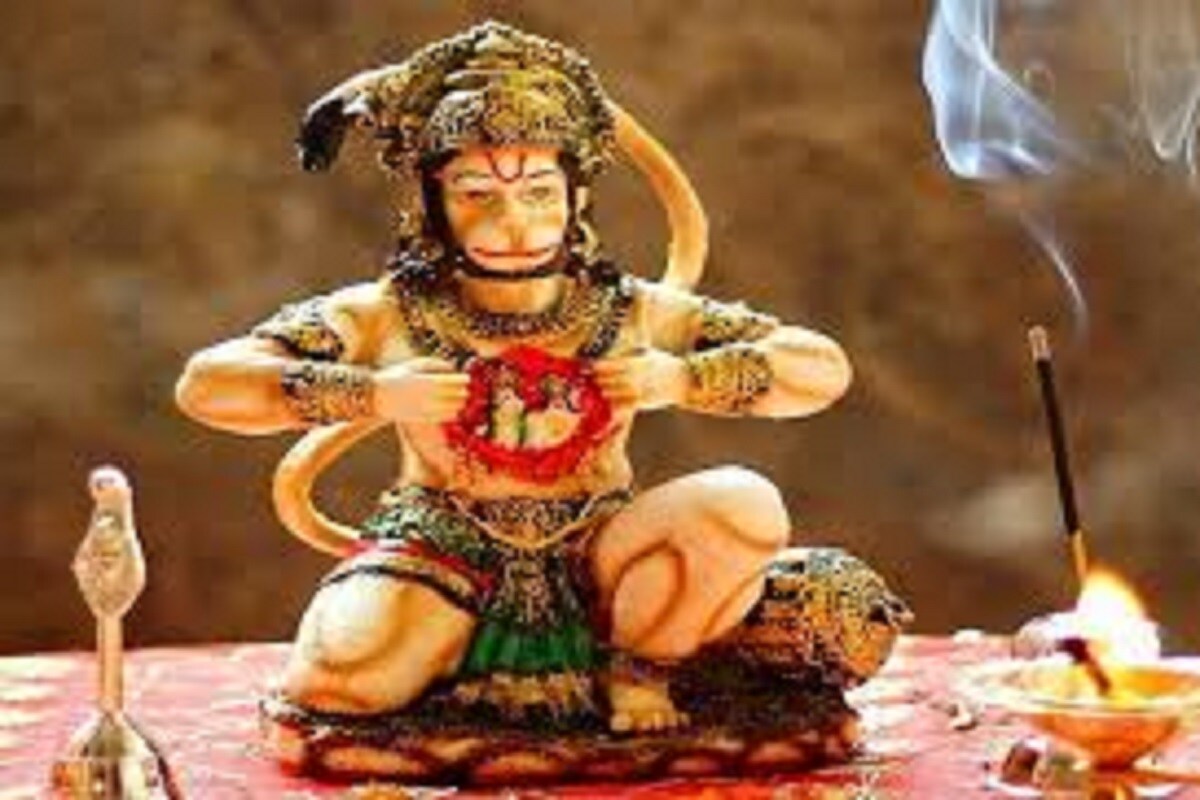 শ্রীরামচন্দ্রের পরমভক্ত হনুমান তিনি বিভীষণকে শ্রীরামের দর্শন করিয়েছিলেন ৷ রামচন্দ্রের লঙ্কা জয়ে পবনপু্ত্র হনুমানের এক বড় অবদান ছিল ৷ শ্রীরামচন্দ্রের পরমভক্ত হনুমান তিনি বিভীষণকে শ্রীরামের দর্শন করিয়েছিলেন ৷ রামচন্দ্রের লঙ্কা জয়ে পবনপু্ত্র হনুমানের এক বড় অবদান ছিল ৷