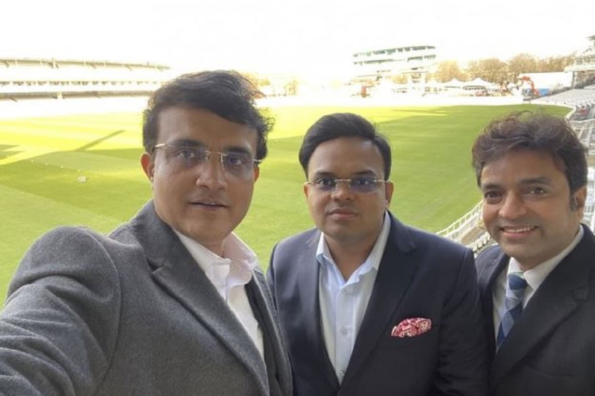 এখন অবধি যা নিয়ম ছিল তাতে ক্যাপ়ড ও আনক্যাপড প্লেয়ার মিলিয়ে মোট সাতজন ভারতীয় ক্রিকেটার প্লেয়িং ইলেভেন খেলতে পারেন৷ তবে অধিনায়ক চাইলে তিনজন বিদেশি ক্রিকেটার এবং আটজন দেশীয় প্লেয়ারও খেলাতে পারতেন৷ তবে চারজনের বেশি বিদেশি কখনই দলে থাকত না৷ Photo-File এখন অবধি যা নিয়ম ছিল তাতে ক্যাপ়ড ও আনক্যাপড প্লেয়ার মিলিয়ে মোট সাতজন ভারতীয় ক্রিকেটার প্লেয়িং ইলেভেন খেলতে পারেন৷ তবে অধিনায়ক চাইলে তিনজন বিদেশি ক্রিকেটার এবং আটজন দেশীয় প্লেয়ারও খেলাতে পারতেন৷ তবে চারজনের বেশি বিদেশি কখনই দলে থাকত না৷ Photo-File