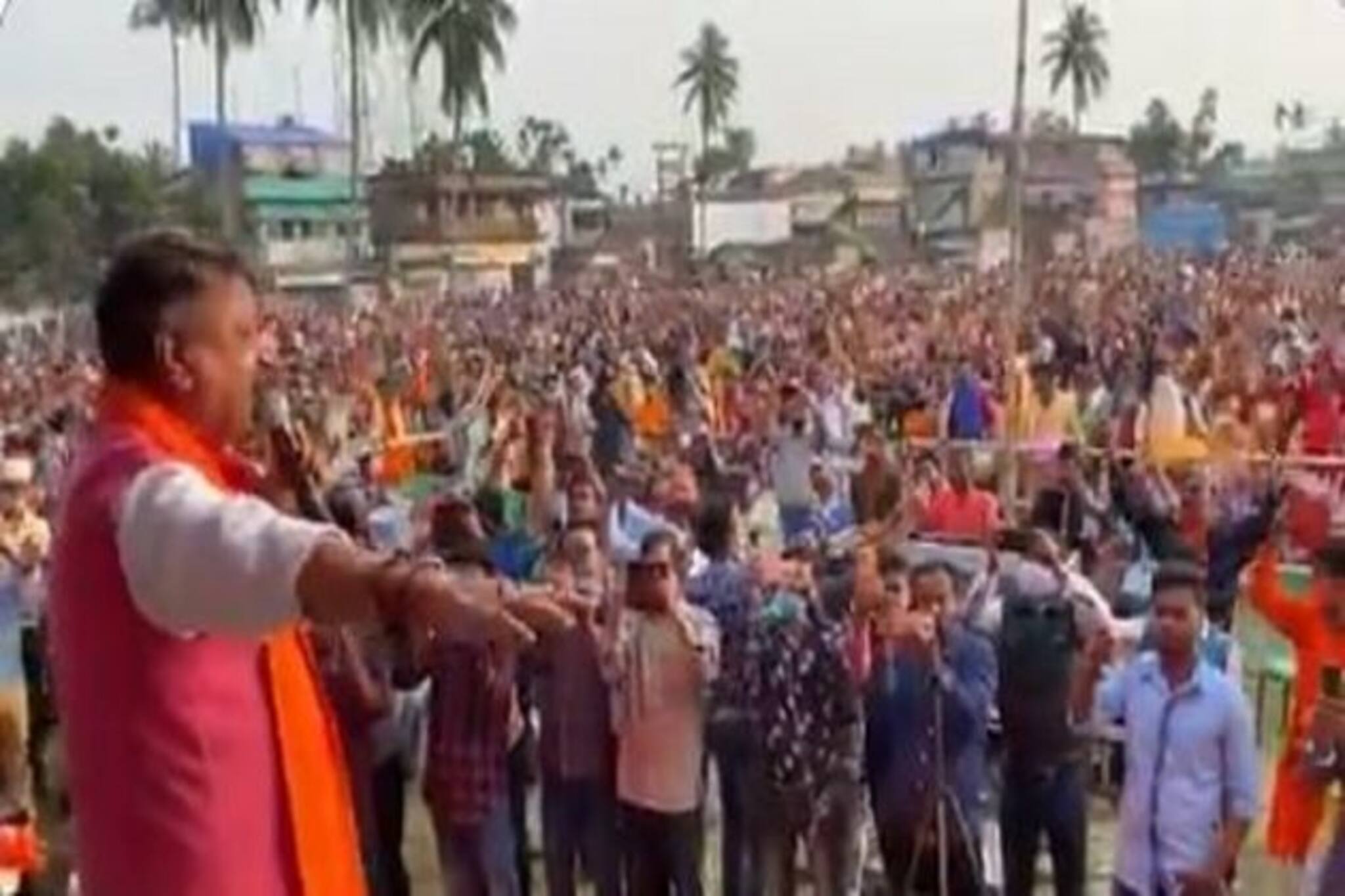 শিল্পীদের মন জয়ে পেনশন নিয়ে বিশেষ ঘোষণা বিজেপির