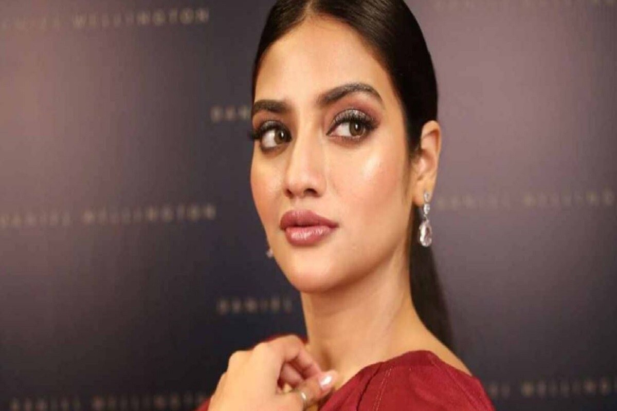 ২০১৯-এ সাত পাকে বাঁধা পড়েন দুজনে। এর পর থেকে ইন্সটাগ্রামে (Instagram) দুজনেই জমিয়ে অন্তরঙ্গতার নানা মুহূর্ত শেয়ার করতেন। ধরা পড়ত দু'জনের দাম্পত্য জীবনের নানা ছবি। ২০১৯-এ সাত পাকে বাঁধা পড়েন দুজনে। এর পর থেকে ইন্সটাগ্রামে (Instagram) দুজনেই জমিয়ে অন্তরঙ্গতার নানা মুহূর্ত শেয়ার করতেন। ধরা পড়ত দু'জনের দাম্পত্য জীবনের নানা ছবি।