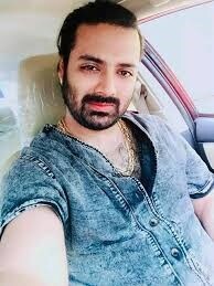 জানা গিয়েছে, অভিনেতা প্রতীক সেনের অনিয়মিত রক্তচাপের সমস্যা রয়েছে ৷ তার থেকেই অসুস্থ বোধ করায় তড়িঘড়ি হাসপাতালে ভর্তি করানো হয় ৷ছবি সৌজন্য- ফেসবুক জানা গিয়েছে, অভিনেতা প্রতীক সেনের অনিয়মিত রক্তচাপের সমস্যা রয়েছে ৷ তার থেকেই অসুস্থ বোধ করায় তড়িঘড়ি হাসপাতালে ভর্তি করানো হয় ৷ছবি সৌজন্য- ফেসবুক