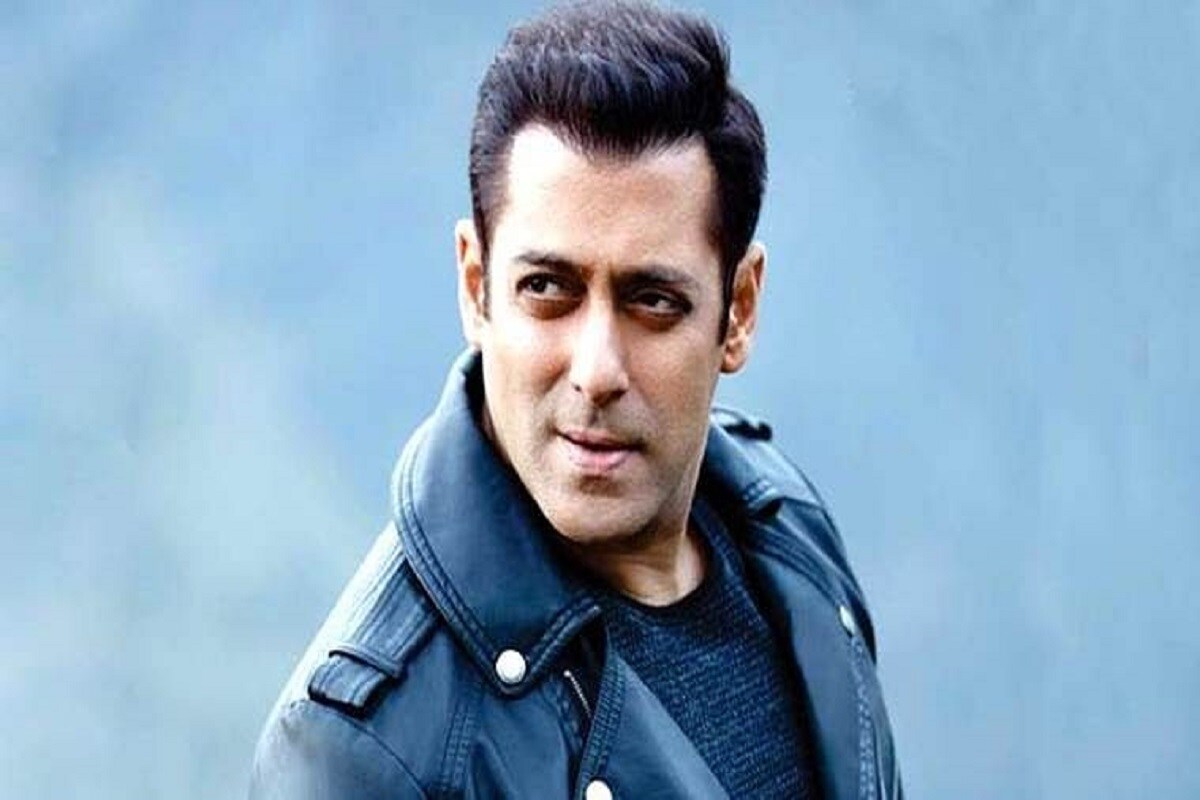 স্বস্তির নিশ্বাস বলিউডে। খবর অনুযায়ী, সলমনের ড্রাইভার ও বাড়ির দুই কর্মচারী আক্রান্ত হয়েছেন করোনায়৷ সেই মতো ১৪ দিনের জন্য নিজেকে কোয়ারেন্টাইন করছেন বলে জানিয়েছিলেন সলমন। photo source collected স্বস্তির নিশ্বাস বলিউডে। খবর অনুযায়ী, সলমনের ড্রাইভার ও বাড়ির দুই কর্মচারী আক্রান্ত হয়েছেন করোনায়৷ সেই মতো ১৪ দিনের জন্য নিজেকে কোয়ারেন্টাইন করছেন বলে জানিয়েছিলেন সলমন। photo source collected