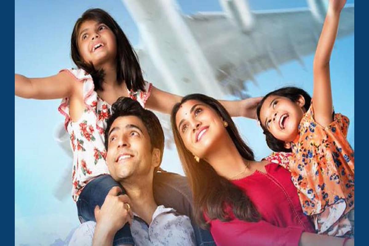 পুজোতে এক গুচ্ছ বাংলা ছবি মুক্তি পাওয়ার পরে এবারে আগামী উৎসবকে টার্গেট করে তৈর ছবি সিনেমা হলে রিলিজ করার জন্যেও তৈরি বেশ কিছু পরিচালক ও প্রযোজক। বাঙালির সব থেকে বড় উৎসব দূর্গা পুজোর পরে কালীপুজো বা দিওয়ালিকে টার্গেট করে ইতিমধ্যেই জিতের প্রোডাকশন হাউস থেকে ১৩ নভেম্বর মুক্তি পাচ্ছে আবির ও রুক্মিণী অভিনীত ছবি সুইজারল্যান্ড। অন্যদিকে ভেঙ্কটেশ ফিল্মস থেকে আগেই বলা হয়েছিল ড্রাকুলা স্যার বাংলার পরে হিন্দি ভাষাতেও মুক্তি পেতে চলেছে ১৩ নভেম্বর। পুজোতে এক গুচ্ছ বাংলা ছবি মুক্তি পাওয়ার পরে এবারে আগামী উৎসবকে টার্গেট করে তৈর ছবি সিনেমা হলে রিলিজ করার জন্যেও তৈরি বেশ কিছু পরিচালক ও প্রযোজক। বাঙালির সব থেকে বড় উৎসব দূর্গা পুজোর পরে কালীপুজো বা দিওয়ালিকে টার্গেট করে ইতিমধ্যেই জিতের প্রোডাকশন হাউস থেকে ১৩ নভেম্বর মুক্তি পাচ্ছে আবির ও রুক্মিণী অভিনীত ছবি সুইজারল্যান্ড। অন্যদিকে ভেঙ্কটেশ ফিল্মস থেকে আগেই বলা হয়েছিল ড্রাকুলা স্যার বাংলার পরে হিন্দি ভাষাতেও মুক্তি পেতে চলেছে ১৩ নভেম্বর।