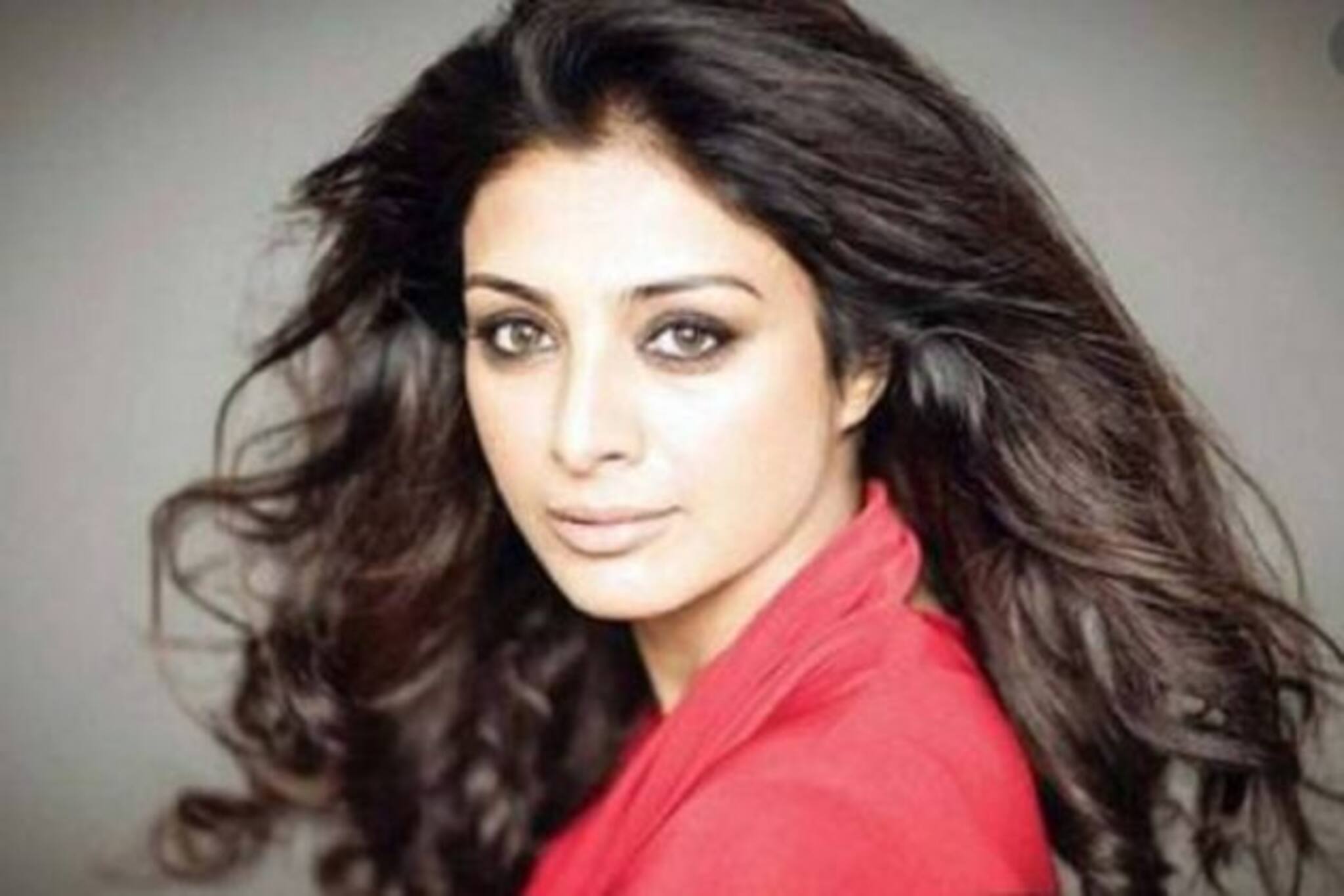 ৫০-এ পা, এখনও একই রকম জ্বলওয়া টাবুর! ফিরে দেখা অভিনেত্রীর সেরা ৫ চরিত্র