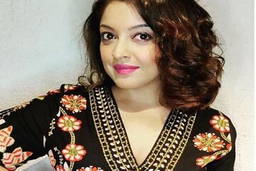 মার্কিন সরকারের চাকরি ছেড়ে, ১৫ কেজি কমিয়ে বলিউডে ফিরছেন তনুশ্রী দত্ত !