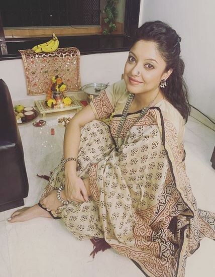 তবে বলিউড থেকে গায়েব হলেও, সোশ্যাল মিডিয়ার মধ্যে দিয়ে রোজ খবরে থাকেন তনুশ্রী৷ নিয়মিত ছবি পোস্টও করেন তিনি ৷ তবে বলিউড থেকে গায়েব হলেও, সোশ্যাল মিডিয়ার মধ্যে দিয়ে রোজ খবরে থাকেন তনুশ্রী৷ নিয়মিত ছবি পোস্টও করেন তিনি ৷