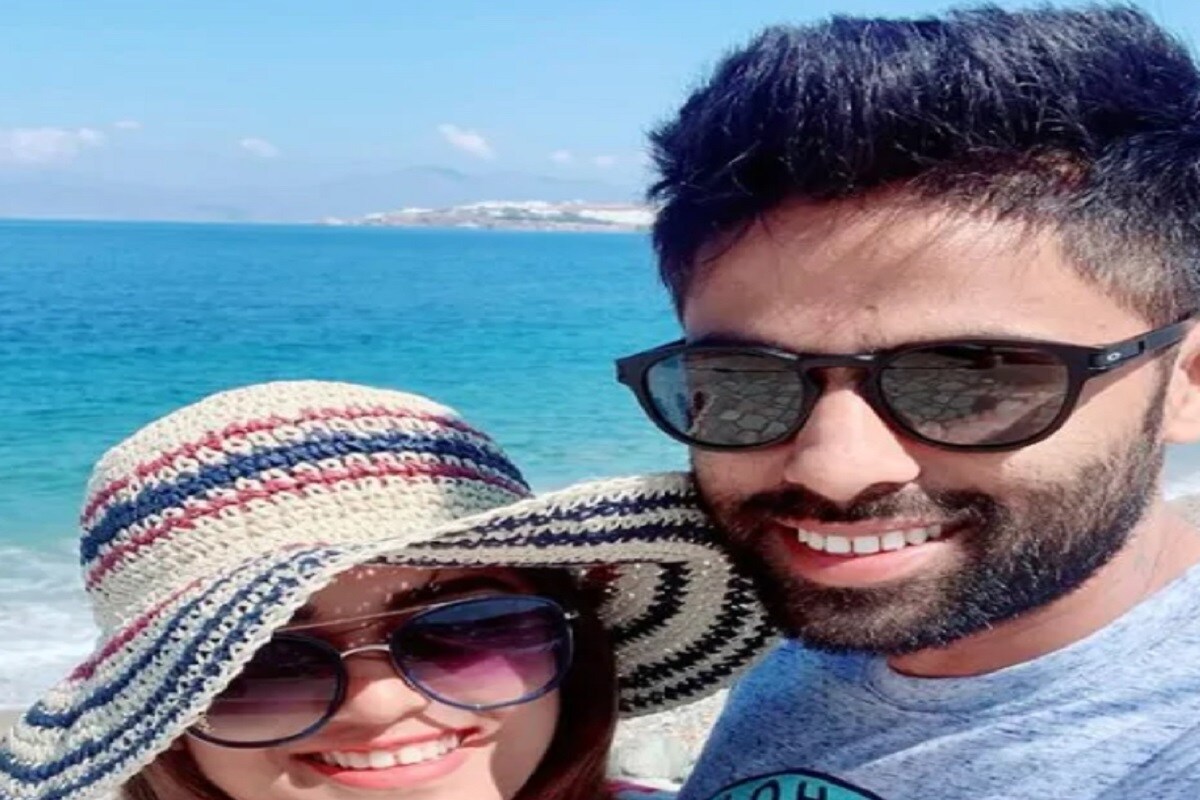 মুম্বইয়ে নিজের কেরিয়ার শুরু করেছেন একজন নৃত্য প্রশিক্ষক হিসাবে ৷ ২০১৩ থেকে ২০১৫ এনজিও দ্য লাইট হাউজ প্রজেক্টে কাজ করেছেন ভলেন্টিয়ার বা স্বেচ্ছাসেবক হিসাবে কাজ করেছেন ৷ মুম্বইয়ে নিজের কেরিয়ার শুরু করেছেন একজন নৃত্য প্রশিক্ষক হিসাবে ৷ ২০১৩ থেকে ২০১৫ এনজিও দ্য লাইট হাউজ প্রজেক্টে কাজ করেছেন ভলেন্টিয়ার বা স্বেচ্ছাসেবক হিসাবে কাজ করেছেন ৷