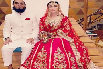 বিয়ে হতেই নাম বদলে ফেললেন সানা খান, সোশ্যাল মিডিয়ায় লিখলেন প্রেমের বার্তা ! বিয়ে হতেই নাম বদলে ফেললেন সানা খান, সোশ্যাল মিডিয়ায় লিখলেন প্রেমের বার্তা !
