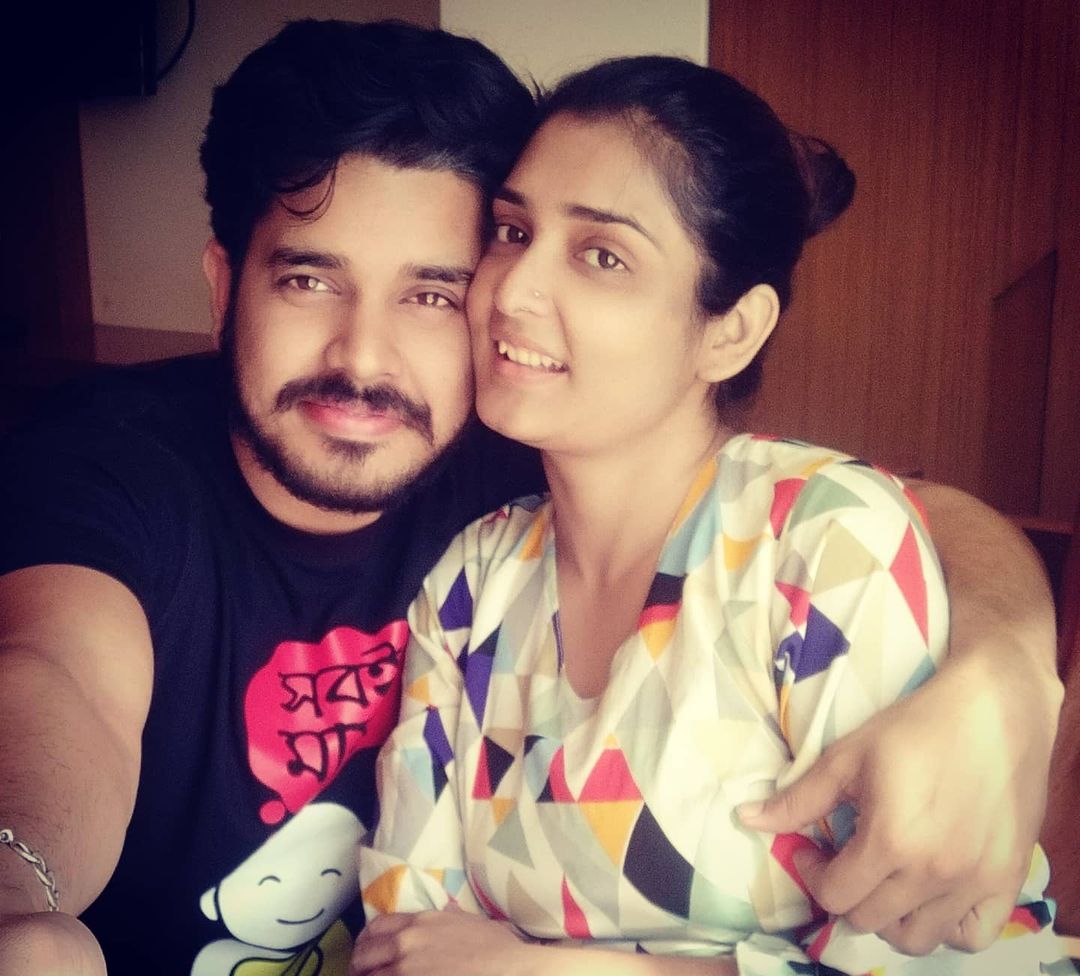 *বিয়ে তো গেল। হানিমুন? ত্বরিতা বলেন, *বিয়ে তো গেল। হানিমুন? ত্বরিতা বলেন,