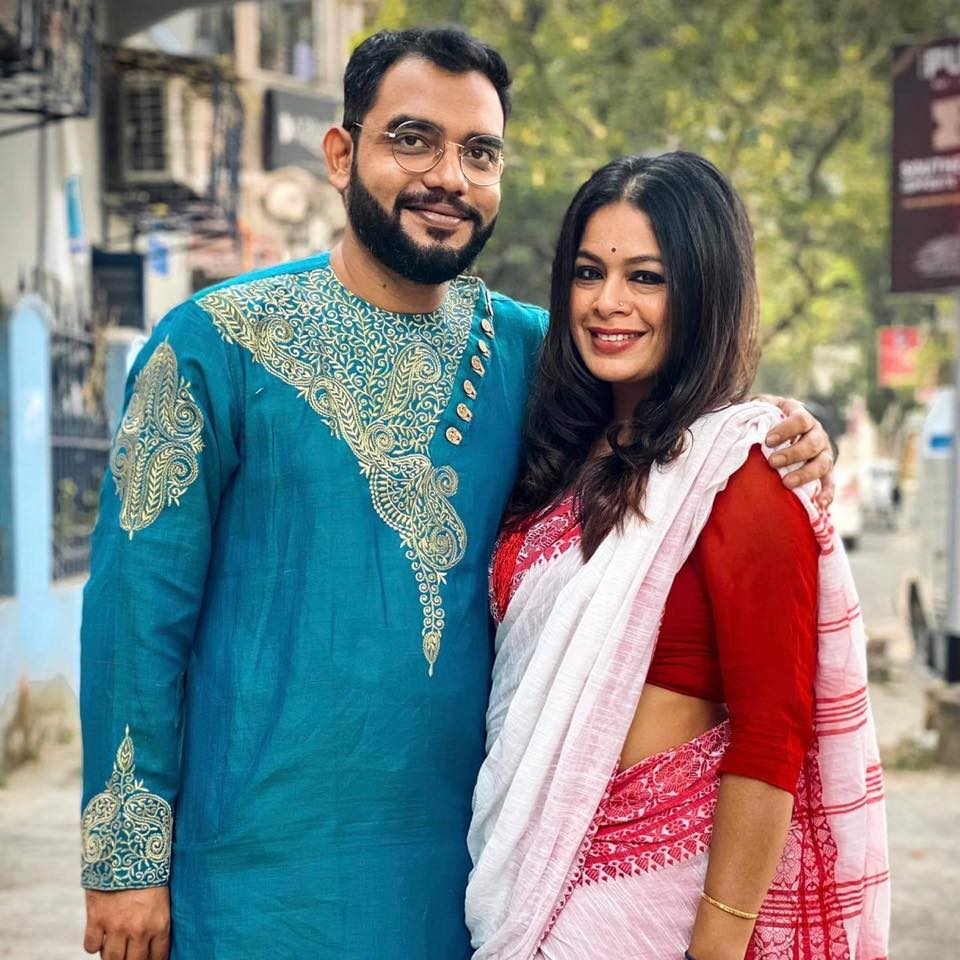 • ইমনের ইচ্ছা একেবারে সানাই বাজিয়ে বিয়ে করে তবেই নতুন সংসার শুরু করলেন তাঁরা । ফলে এখন শুরু হয়ে গিয়েছে সামাজিক বিয়ের যাবতীয় প্রস্তুতি । ছবি-ফেসবুক। • ইমনের ইচ্ছা একেবারে সানাই বাজিয়ে বিয়ে করে তবেই নতুন সংসার শুরু করলেন তাঁরা । ফলে এখন শুরু হয়ে গিয়েছে সামাজিক বিয়ের যাবতীয় প্রস্তুতি । ছবি-ফেসবুক।